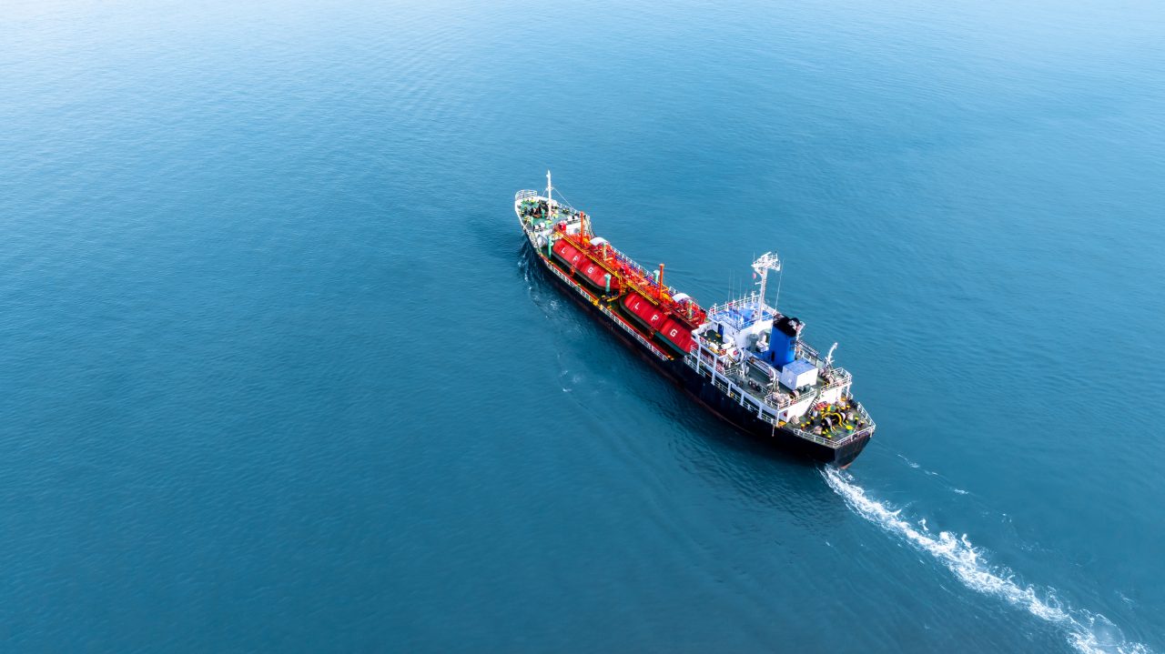 ホルムズ海峡の混乱はどこまで波及するか　影響を受ける地域・業界と企業の対応策